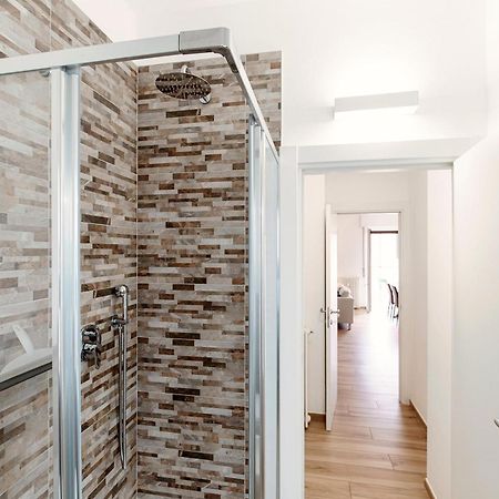 Apartmán Piazza Roma - The House Of Travelers Como Exteriér fotografie